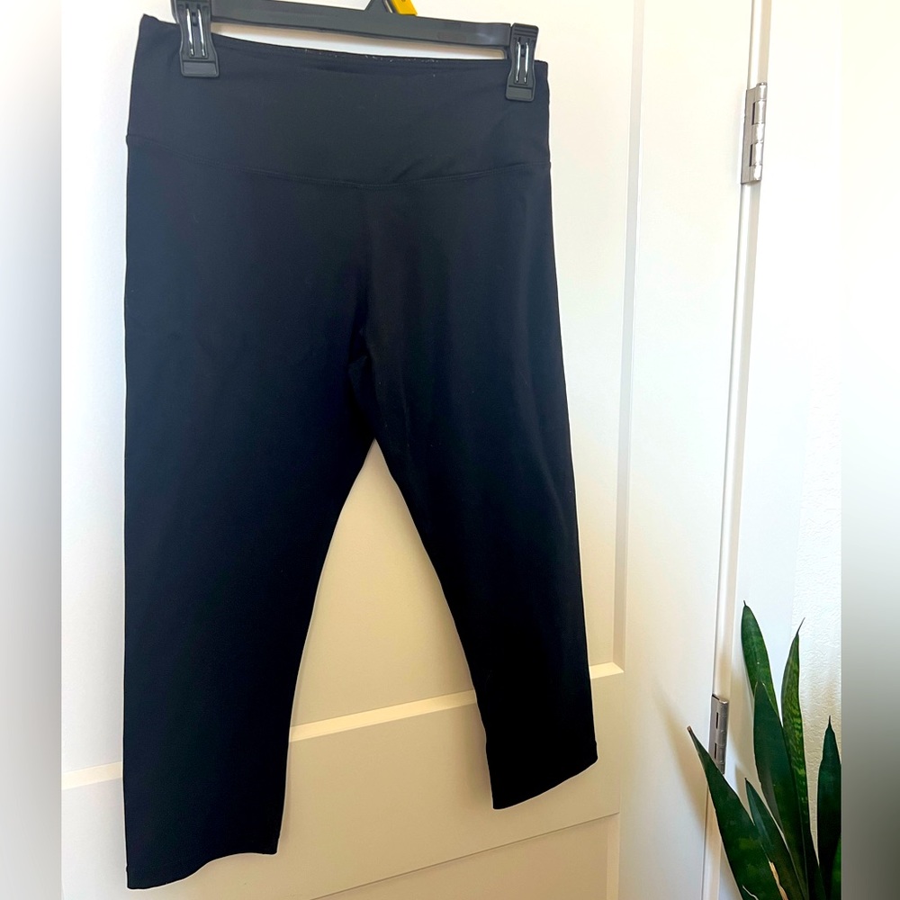 Lululemon Black Crop Leggings 18” Inseam Running Yoga Womens Size 6